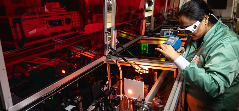 Attosecond physics: observing electrons with a magnifying glass