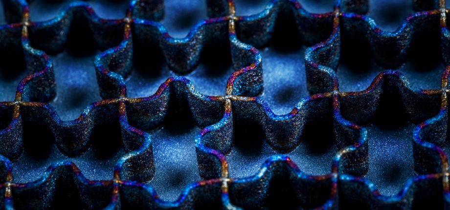 At center Materials for Society, the precious alloy of science for materials